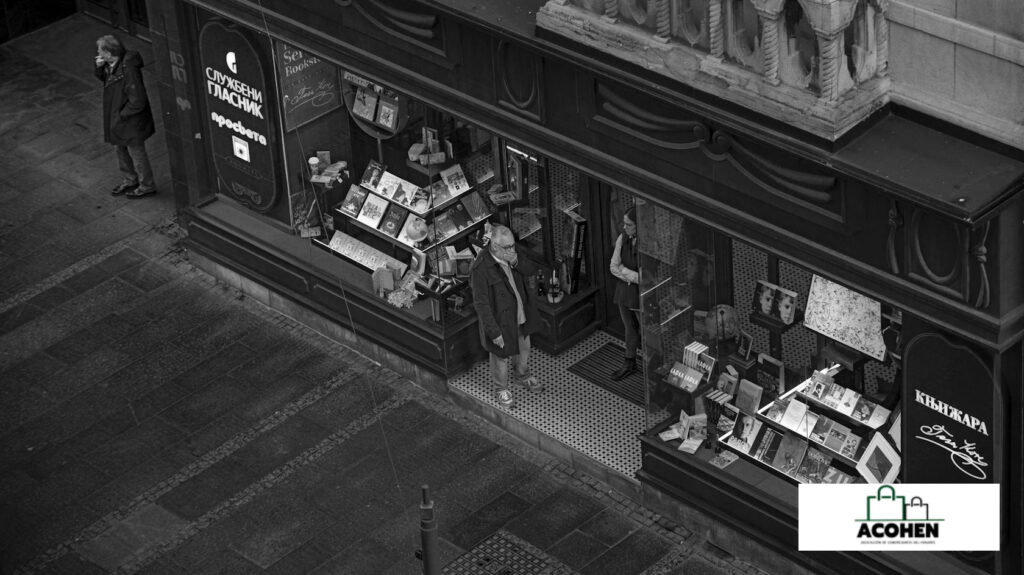 Una exposición gratuita recuerda por qué el comercio de proximidad importa en Alcalá